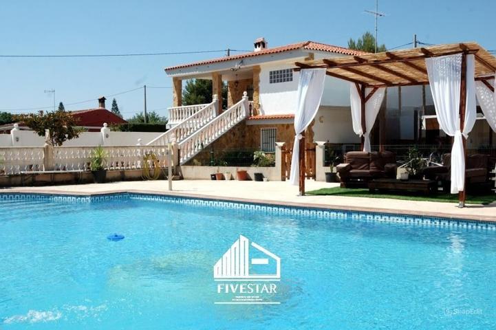 Villa En venta en Montroy photo 0