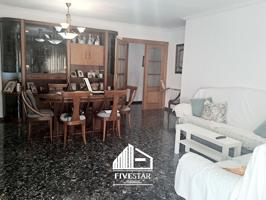Piso En venta en Malilla photo 0