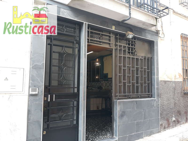 Piso y local comercial. photo 0