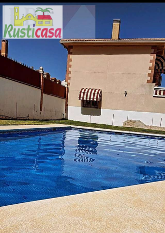 Casa con piscina. photo 0