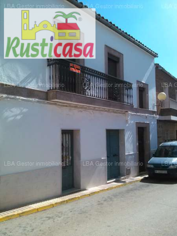 Piso buen estado cerca del ayuntamiento photo 0