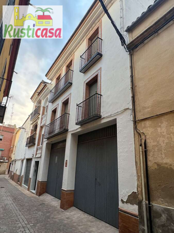 Gran casa con bajo comercial. photo 0