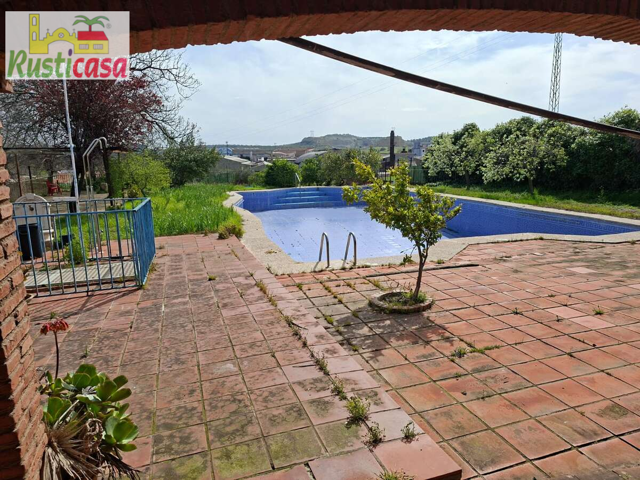 Chalet con piscina. photo 0