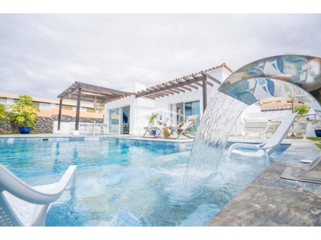 Chalet en venta en Adeje photo 0