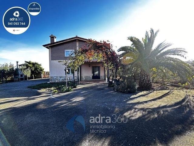 Villa En venta en Lardero photo 0