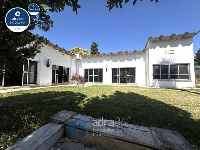 Villa En venta en Nalda photo 0