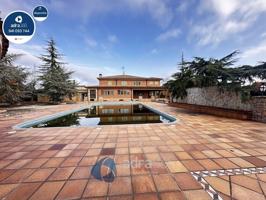 Villa En venta en Lardero photo 0