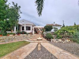 Chalet unifamiliar en venta en Busot photo 0