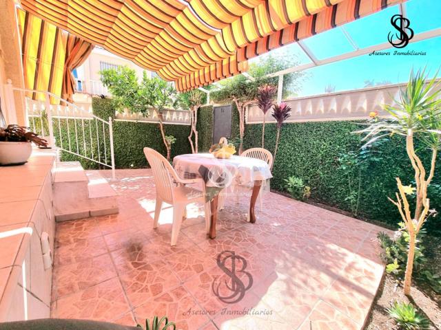 ADOSADO CON JARDIN PRIVADO photo 0