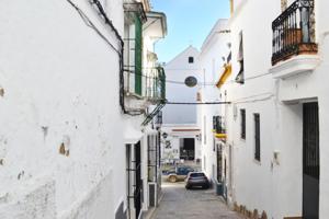 Enorme finca con dos edificaciones junto a plaza la Alameda, Alcalá de los Gazules photo 0