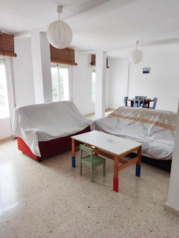 Luminosa vivienda de 3 habitaciones en calle Real photo 0