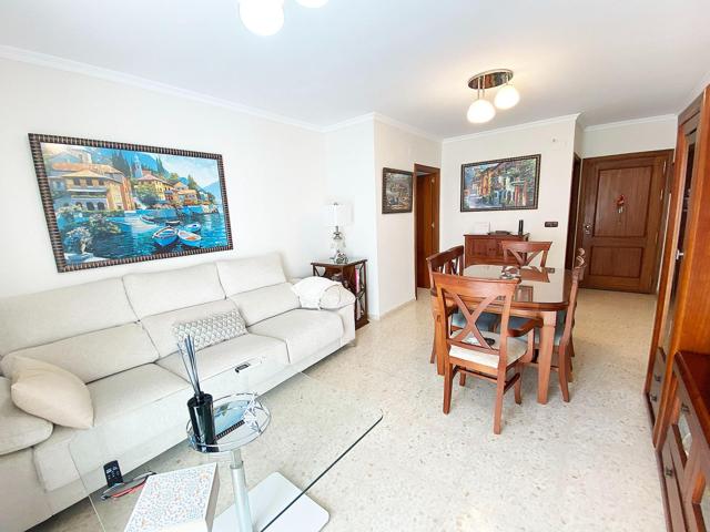 Apartamento con terraza privada y dos habitaciones en Calle Peñas del Corral photo 0