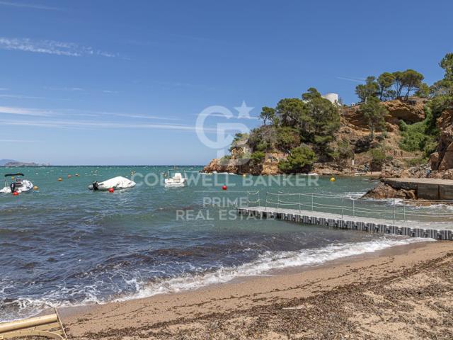 Casa En venta en Platja De Sa Riera, Begur photo 0