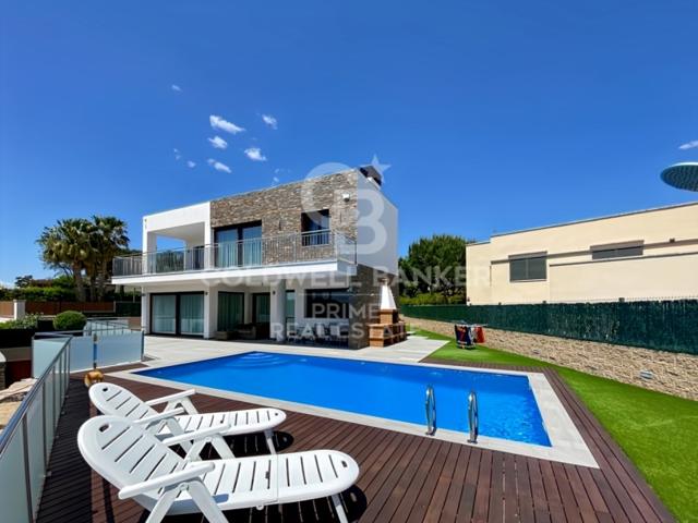 Villa En venta en Sant Feliu De Guíxols photo 0