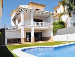 Unifamiliar Pareada En venta en Ayamonte photo 0