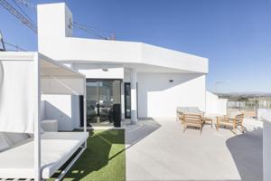 Magnifica villa en Torrevieja photo 0