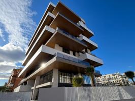 Apartamento de segunda mano a estrenar en urbanización basada en la elegancia y el diseño. photo 0
