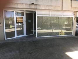 Se vende, Bonito y luminoso local comercial hasta el momento destinado a oficinas photo 0
