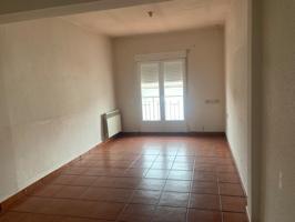 Piso en venta en Béjar de 82 m2 photo 0