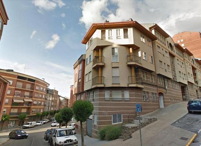 Local en venta en Ponferrada de 195 m2 photo 0