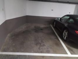 Plaza De Parking en venta en León de 35 m2 photo 0