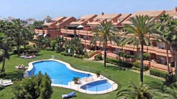 ATICO DE LUJO DE 3 DORMITORIOS CON TERRAZA EN URBANIZACION EL EMBRUJO PLAYA, EN PUERTO BANUS, MARBELLA photo 0