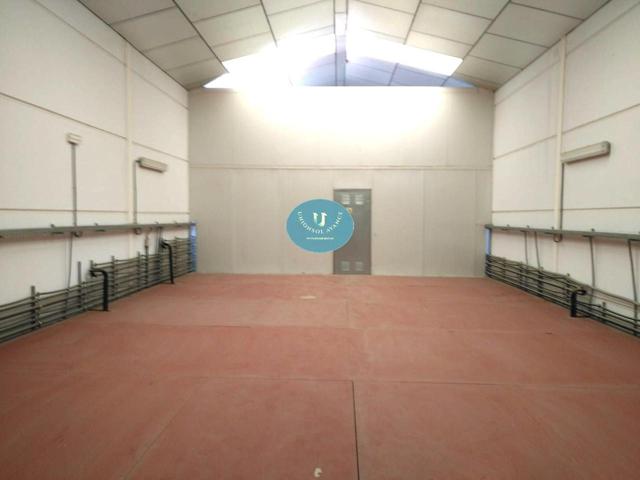 ALQUILER DE NAVE REFORMADA DE 160 M2 EN VALDEMORO - MADRID photo 0