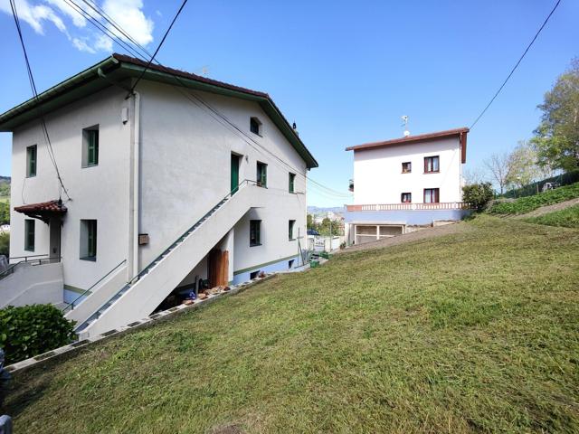 Villa En venta en Lasarte-Oria photo 0