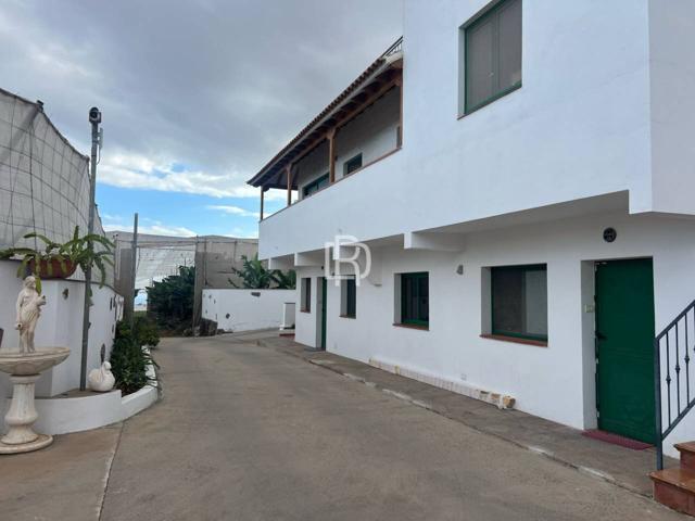 BONITO PISO CON PARKING PRIVADO EN PARQUE DE LA REINA photo 0