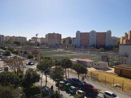 Venta de piso en Sevilla Capital - Pino Montano photo 0