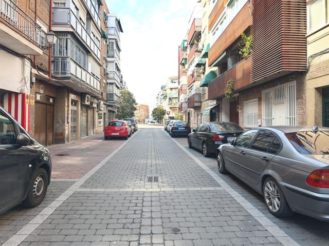 Local En venta en Casco Histrico de Vallecas photo 0