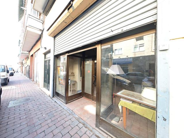 Local En venta en Casco Histrico de Vallecas photo 0
