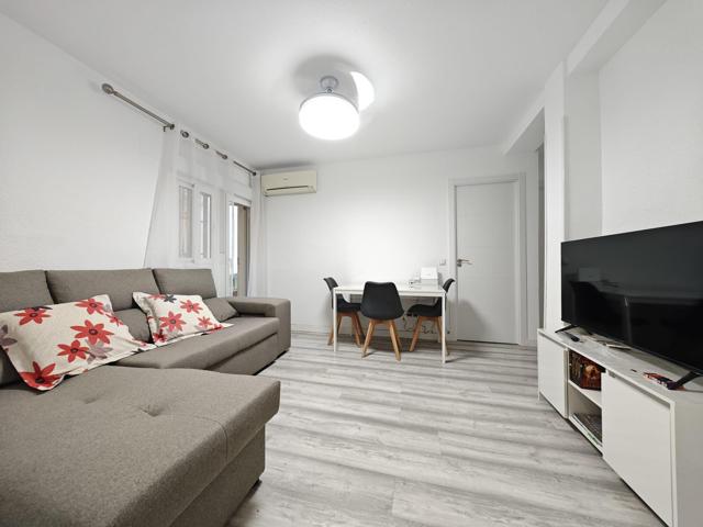 Piso En venta en Rosas photo 0