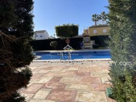 Bungalow planta baja en esquina con jardín y piscina comunitaria en Los Alcázares, Los Narejos, Urbanización Oasis, Murc photo 0