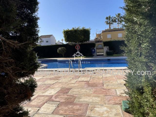 Bungalow planta baja en esquina con jardín y piscina comunitaria en Los Alcázares, Los Narejos, Urbanización Oasis, Murc photo 0
