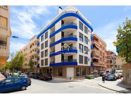 Apartamento en 3º planta con ascensor y piscina comunitaria a pocos metros de la playa, en el centro de Torrevieja. photo 0