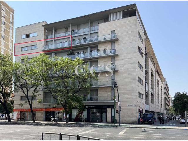 Piso de 4 dormitorios, en Avenida de la Buhaira, 11 Sevilla photo 0