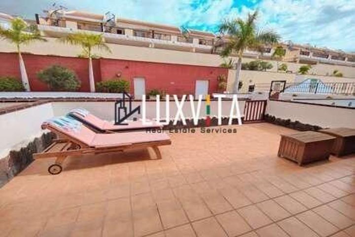 Apartamento de un dormitorio con amplia terraza en Los Cristianos photo 0