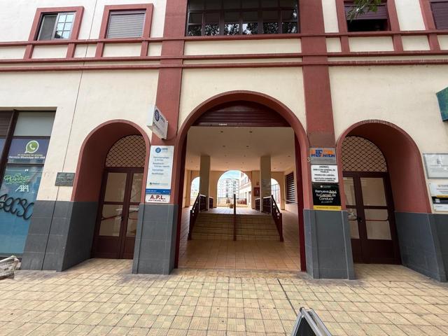 ¡EXCEPCIONAL OPORTUNIDAD DE INVERSIÓN EN EL CORAZÓN DE SANTA CRUZ DE TENERIFE! photo 0