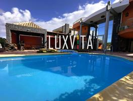 Exclusiva villa de lujo en El Madroñal – Tu oasis privado en Tenerife Sur con piscina y vistas de en photo 0