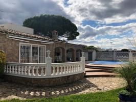 Villa En venta en Castelló d'Empúries photo 0