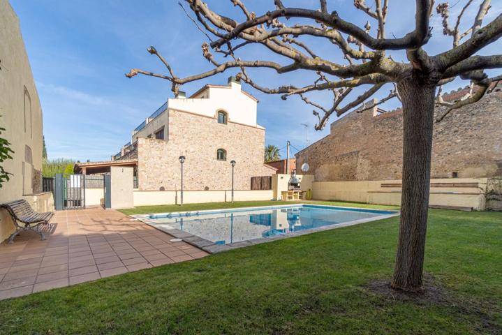 Villa En venta en Torroella de Fluvià photo 0