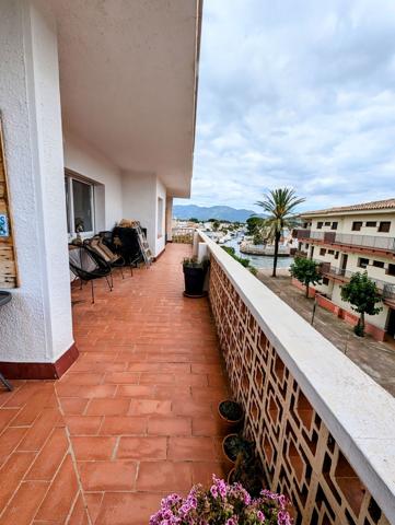 Piso En venta en Castelló d'Empúries photo 0