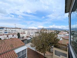 Piso En venta en Castelló d'Empúries photo 0
