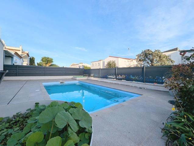 Villa En venta en Castelló d'Empúries photo 0