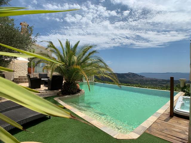 Villa En venta en Roses photo 0