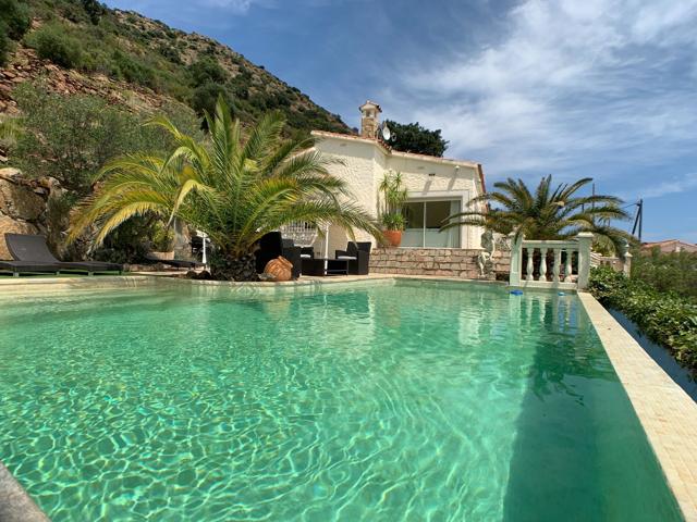Villa En venta en Roses photo 0