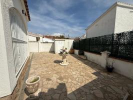 Villa En venta en Castelló d'Empúries photo 0
