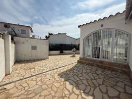 Villa En venta en Castelló d'Empúries photo 0