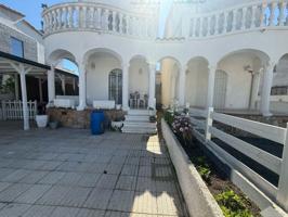 Villa En venta en Castelló d'Empúries photo 0